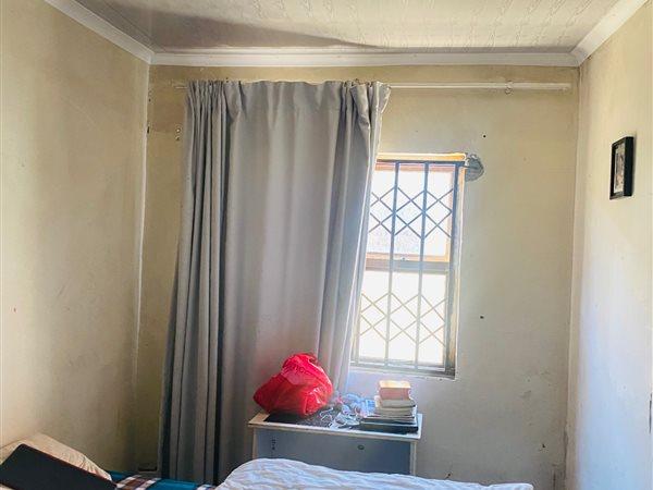 3 Bedroom Property for Sale in Sabata Dalindyebo Square Western Cape